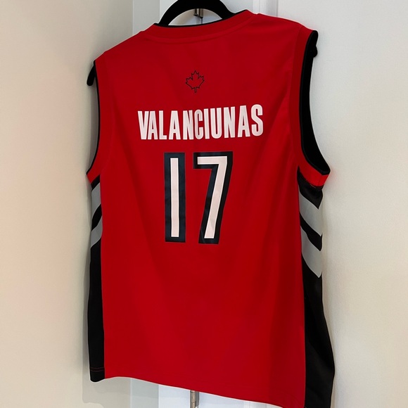 Toronto raptors jersey OPEN TO ALL OFFERS - Picture 3 of 5
